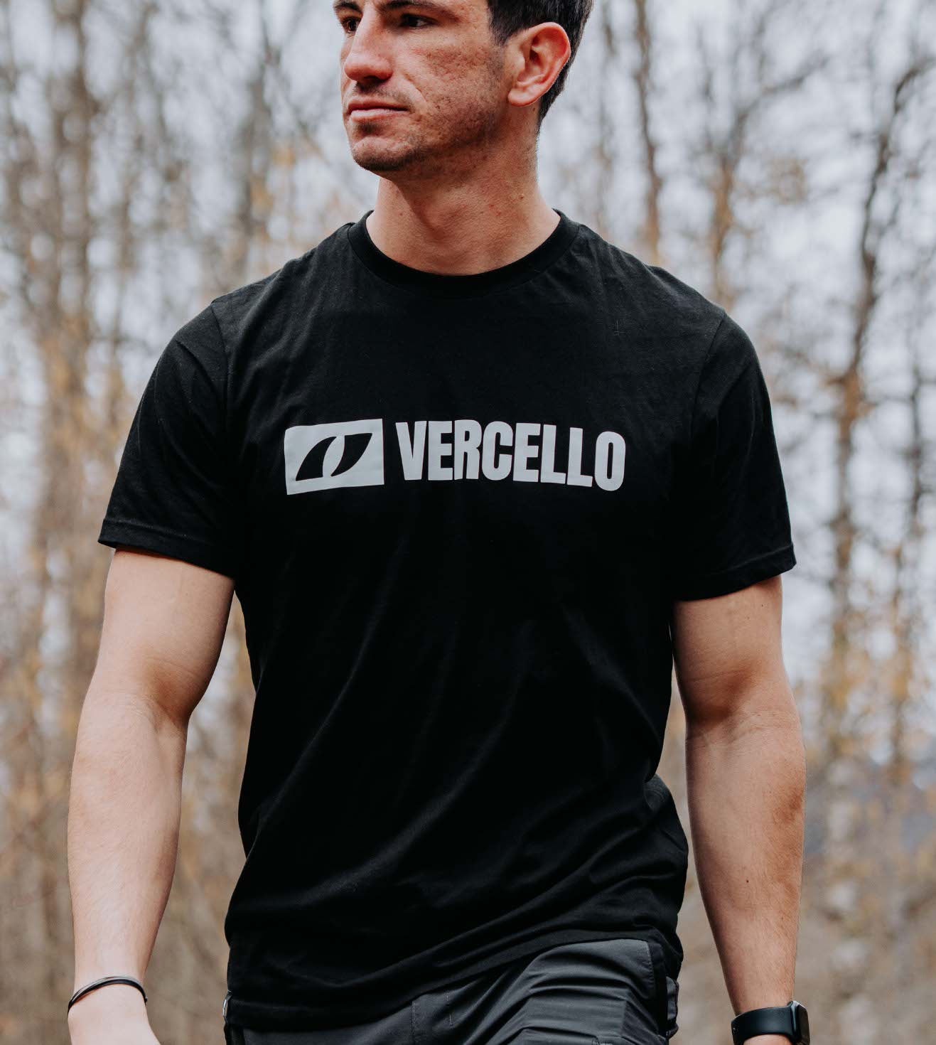 Camiseta Vercello Essential Negra Blanca