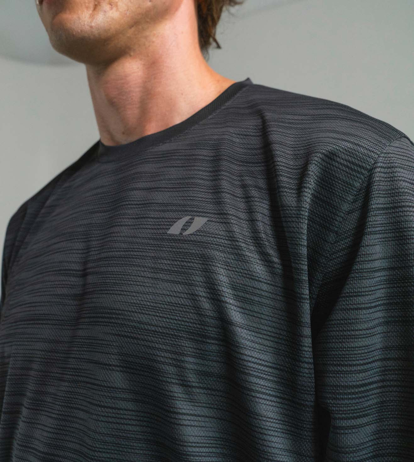 Camiseta Endurance Negra - Manga Larga