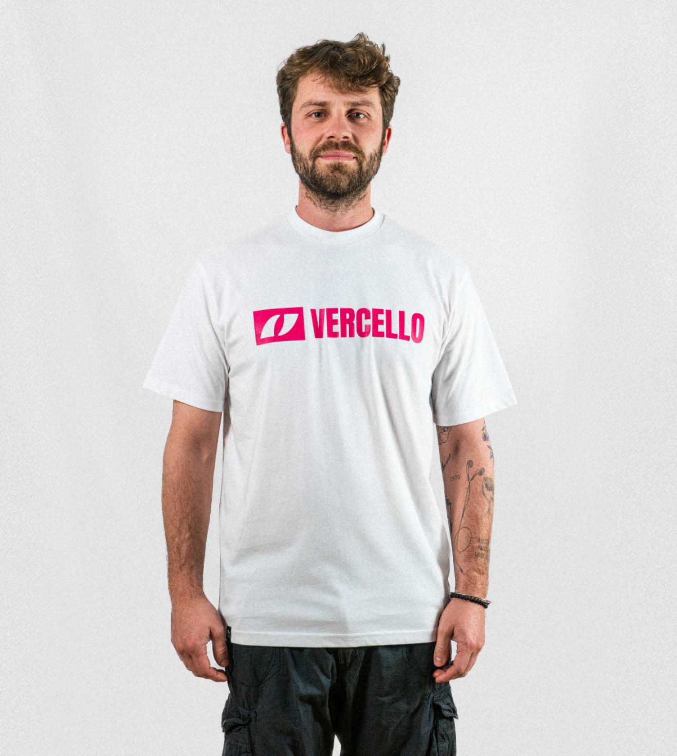 Camiseta Vercello Essential Blanca Magenta