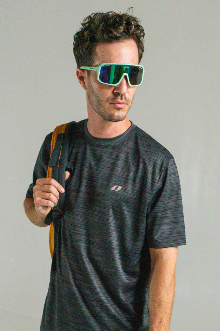 Camiseta Endurance Negra